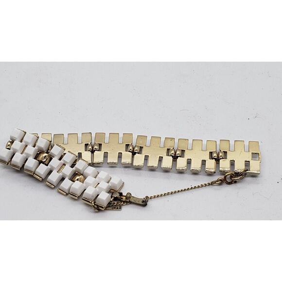 Vintage Bracelet White Gold & White Lucite Plastic Chunky 1950s Monet - Picture 5 of 12